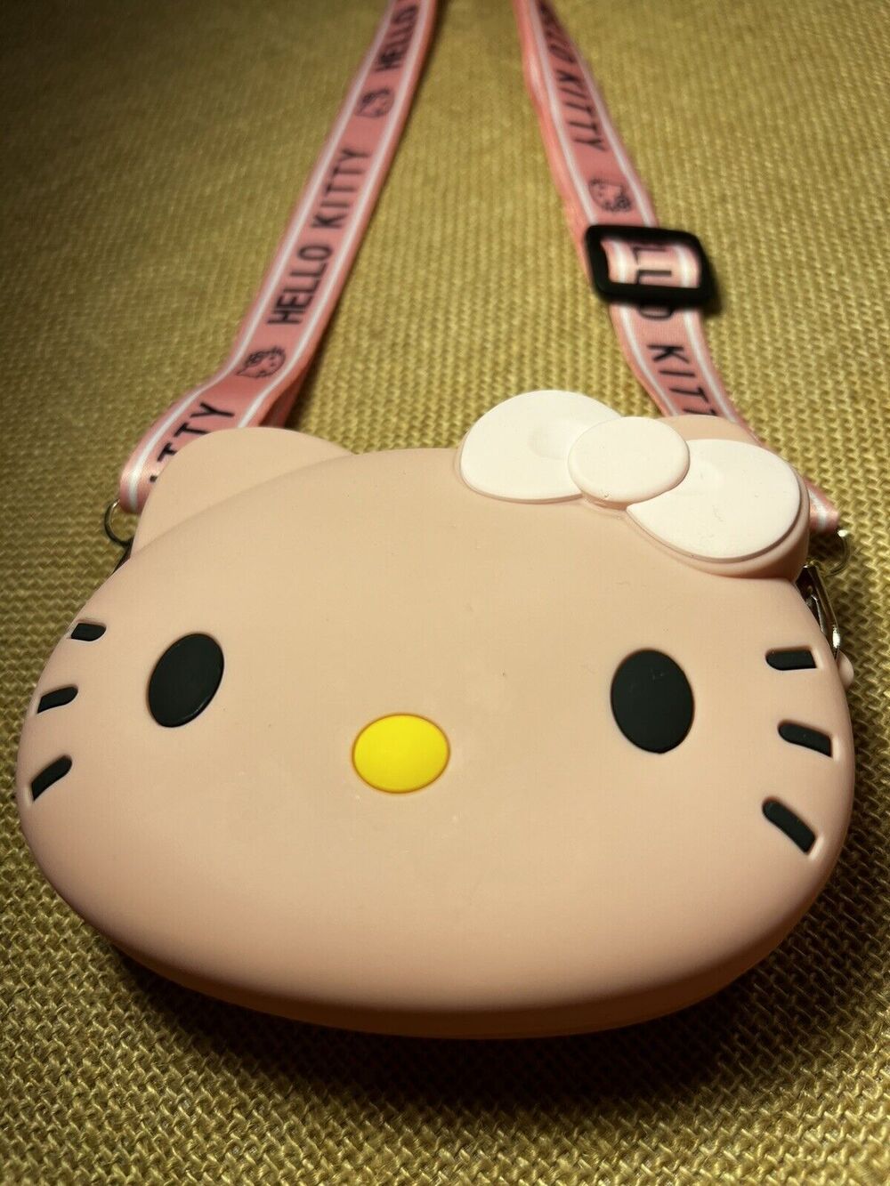 Hello Kitty (For Sale in Japan Only) Mini Pink Silicone Purse